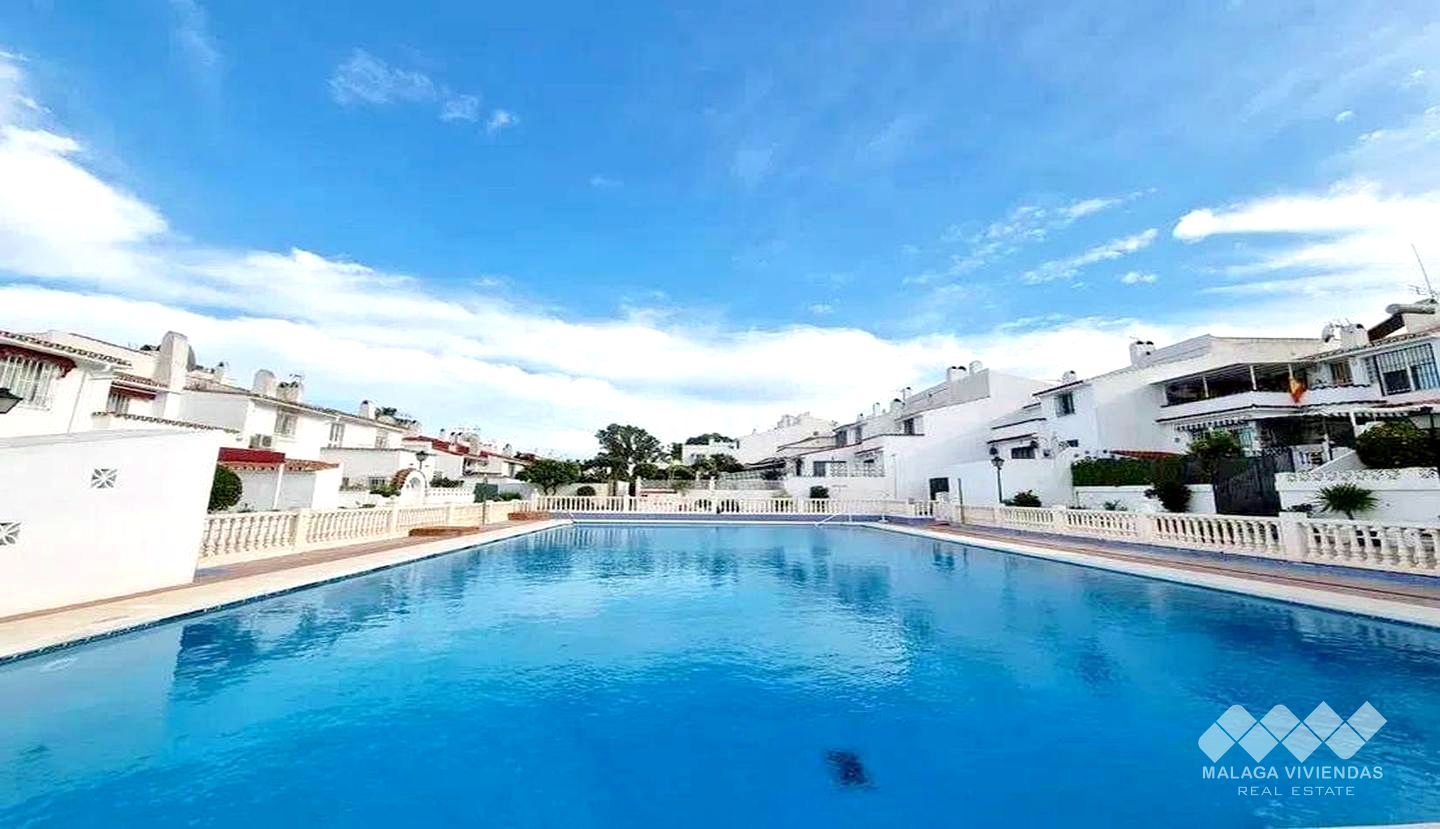 Piscina de Casa o xalet en venda en Estepona amb Piscina