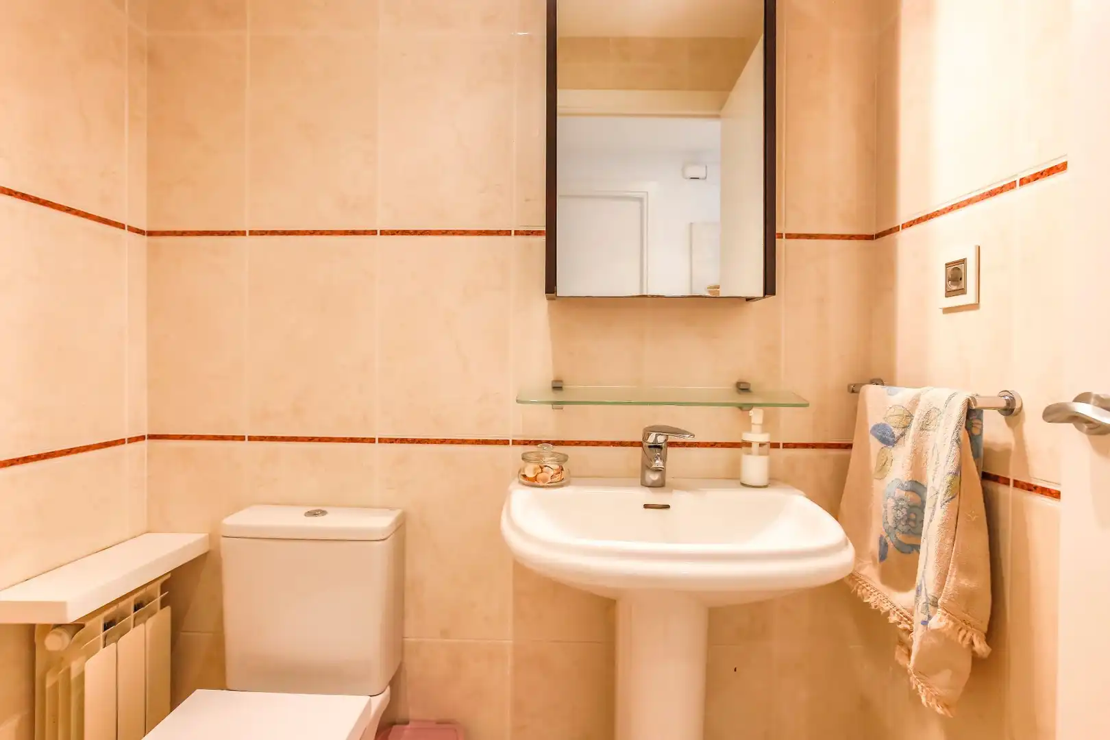 Bathroom of Flat for sale in Sitges  with Air Conditioner, Heating and Terrace