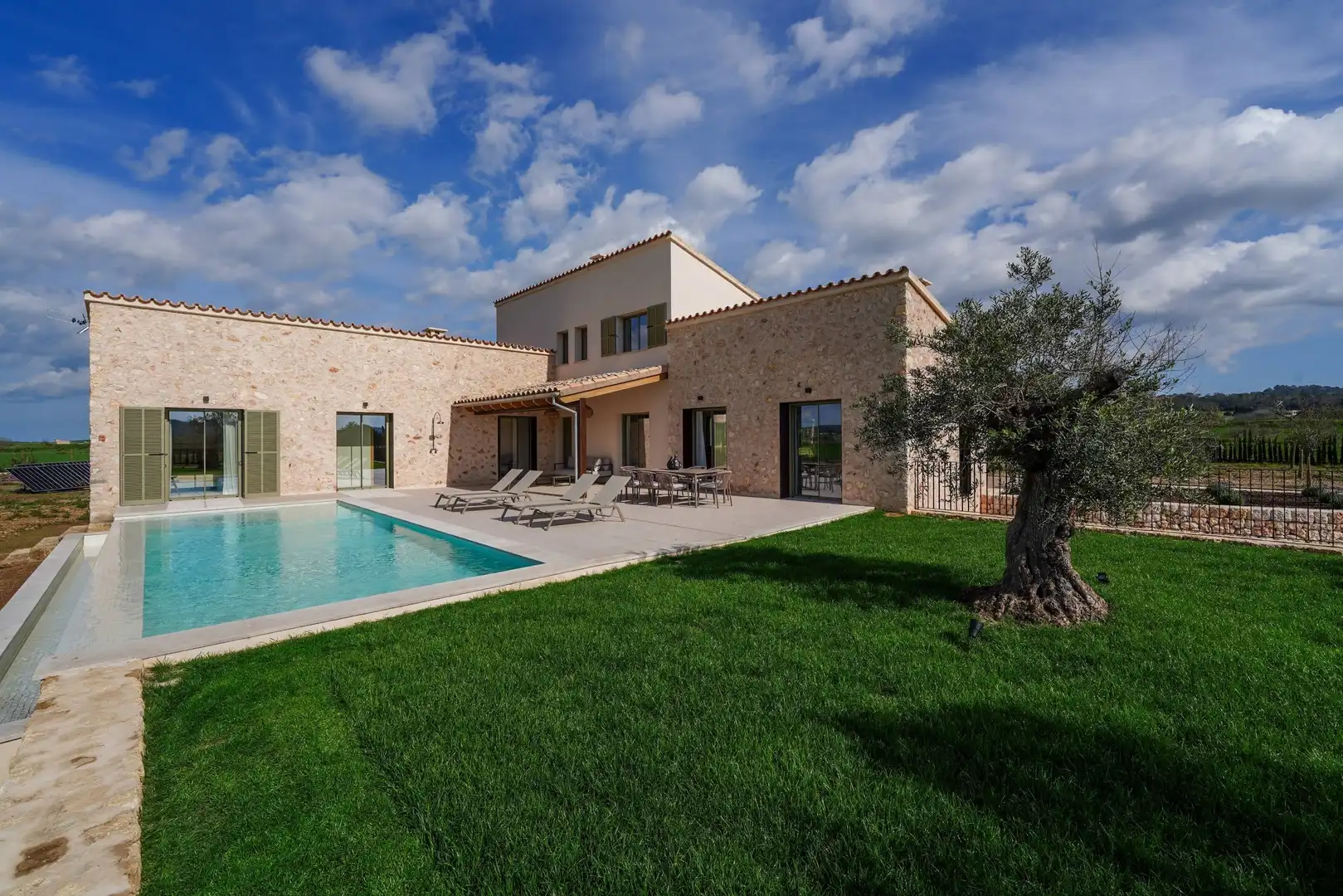 Vista exterior de Finca rústica en venda en Sineu amb Aire condicionat, Calefacció i Terrassa