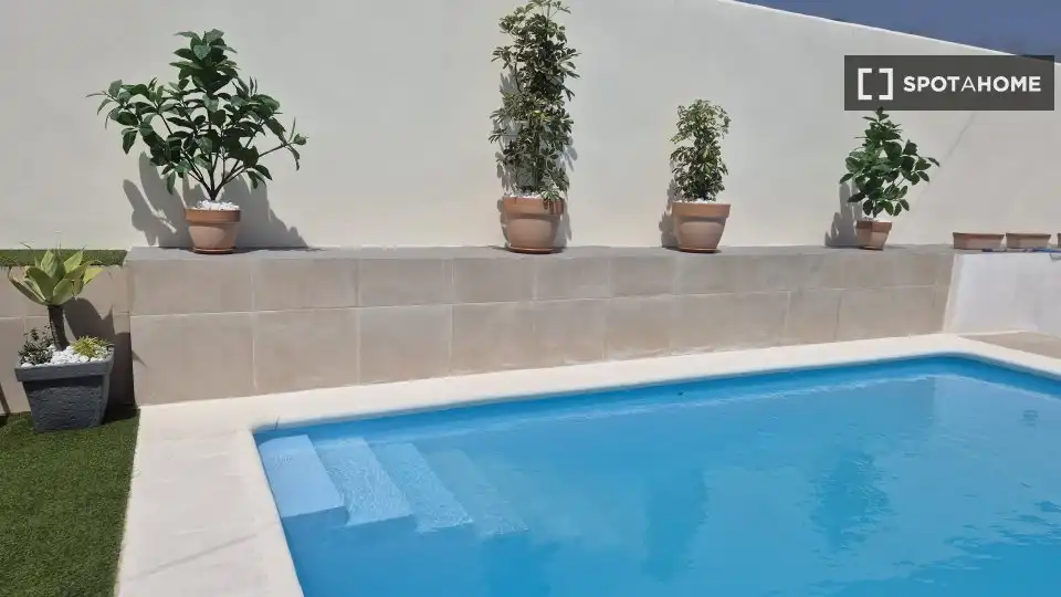 Schwimmbecken von Wohnung zur untervermieten in Arafo mit Klimaanlage, Terrasse und Möbliert