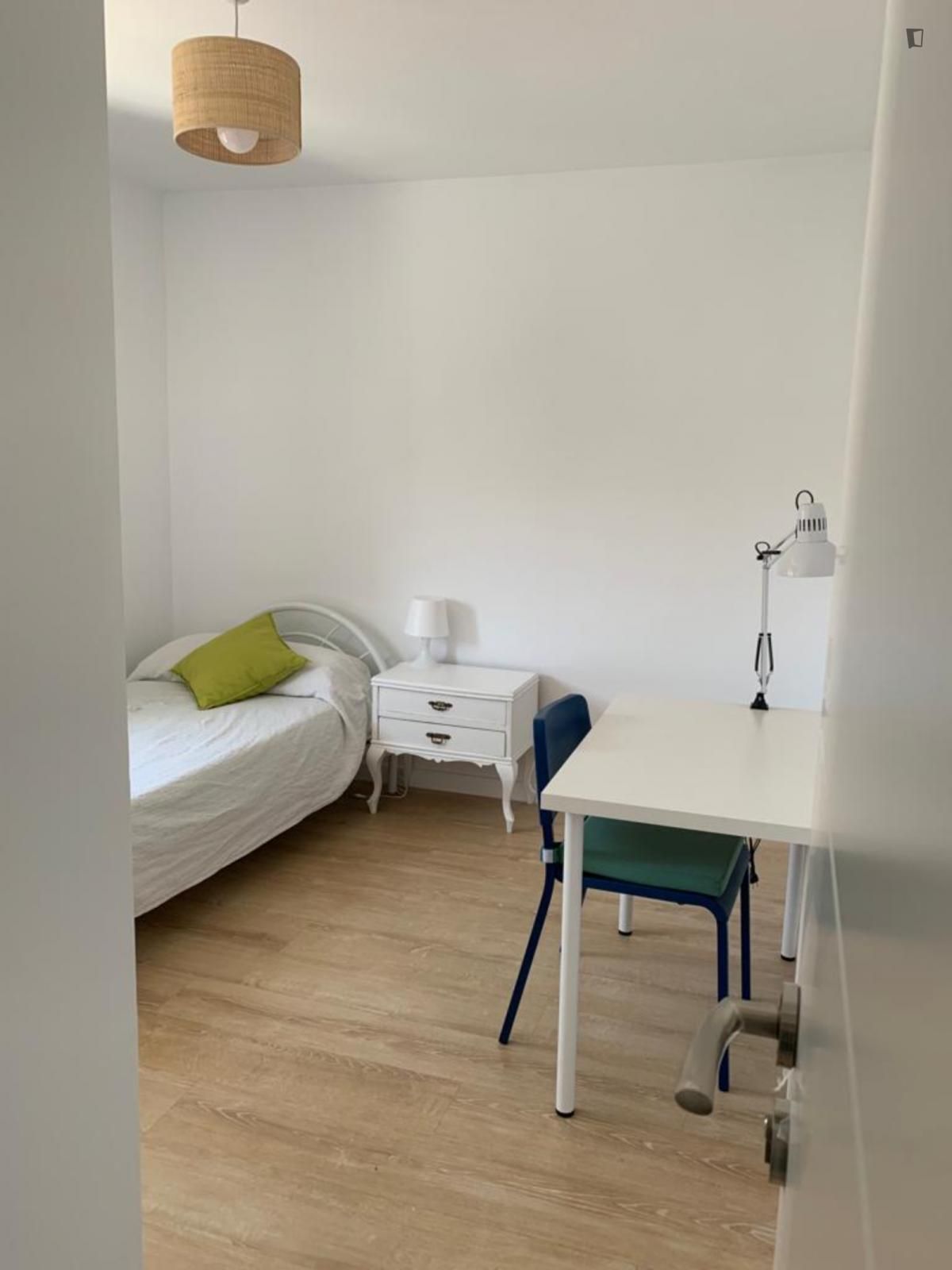 Apartment to share in Puerta del Ángel