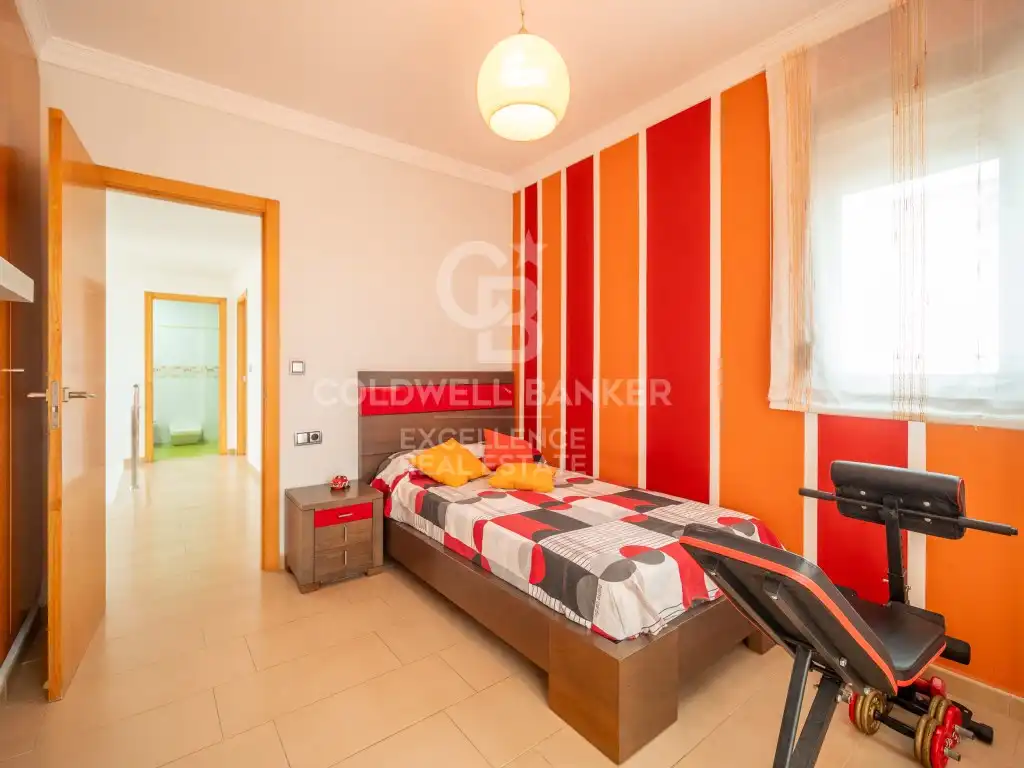 Bedroom of Houses for sale in Oliva  with Air Conditioner, Terrace and Swimming Pool