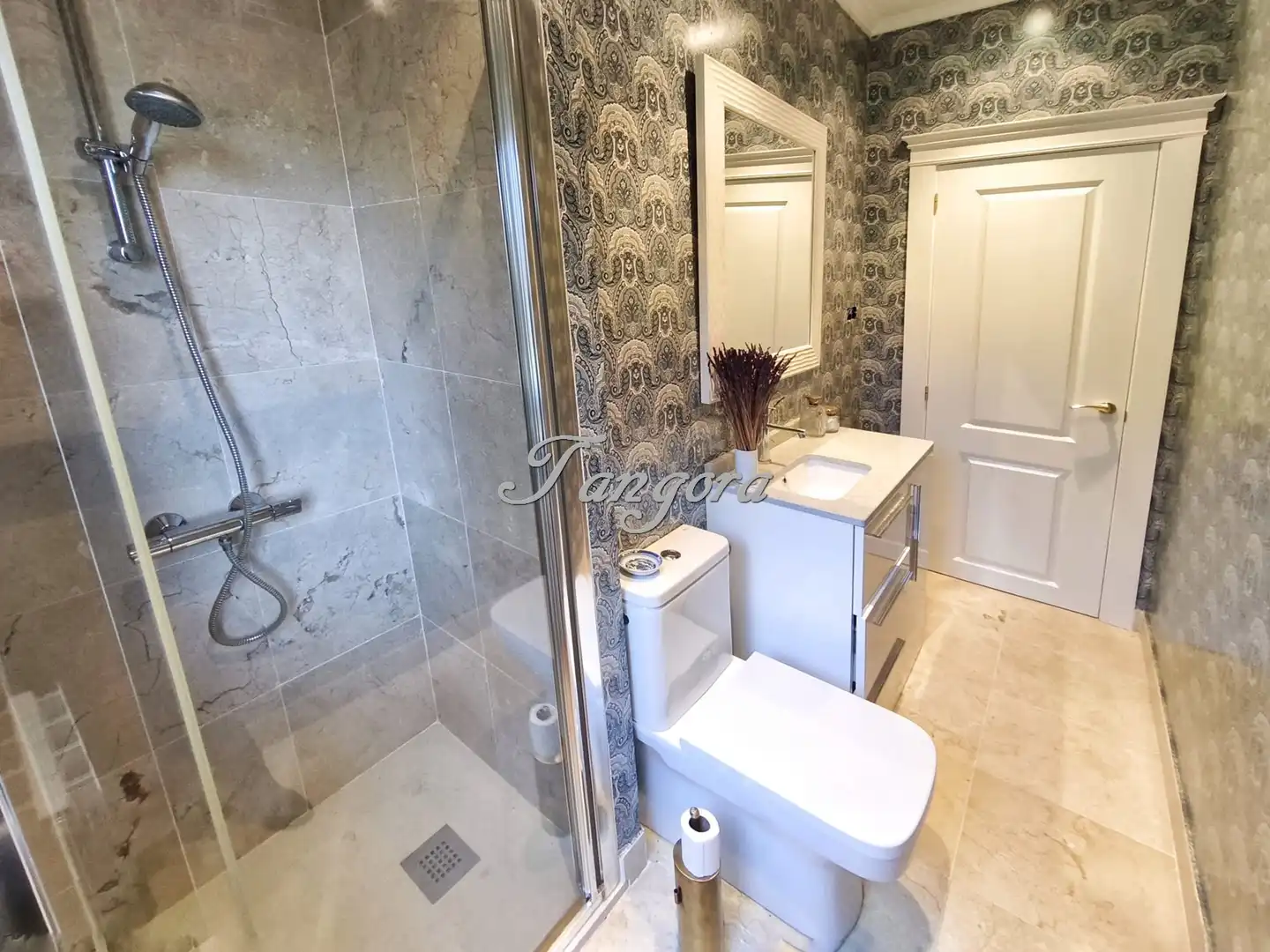 Baño de Piso en venta en Getxo  con Calefacción, Parquet y Trastero