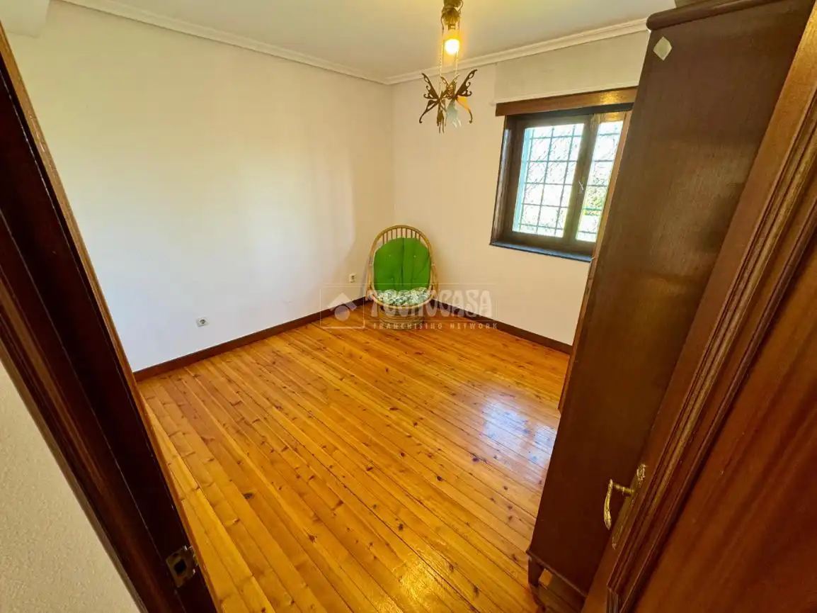 Casa adosada en venta en El Astillero