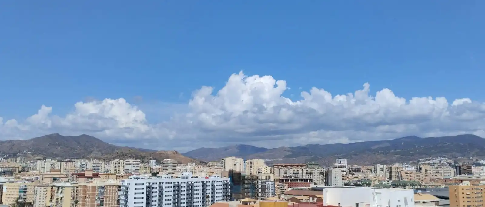 Flat with terrace to rent in Calle Maestro Chapí