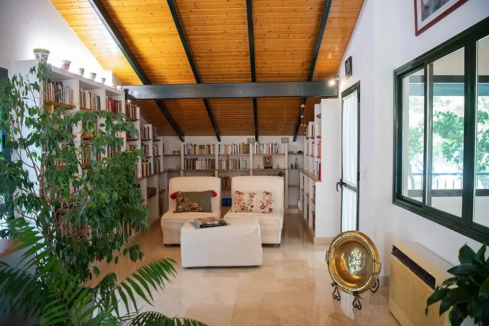 Sala de estar de Casa o chalet en venta en Bormujos con Aire acondicionado, Calefacción y Jardín privado
