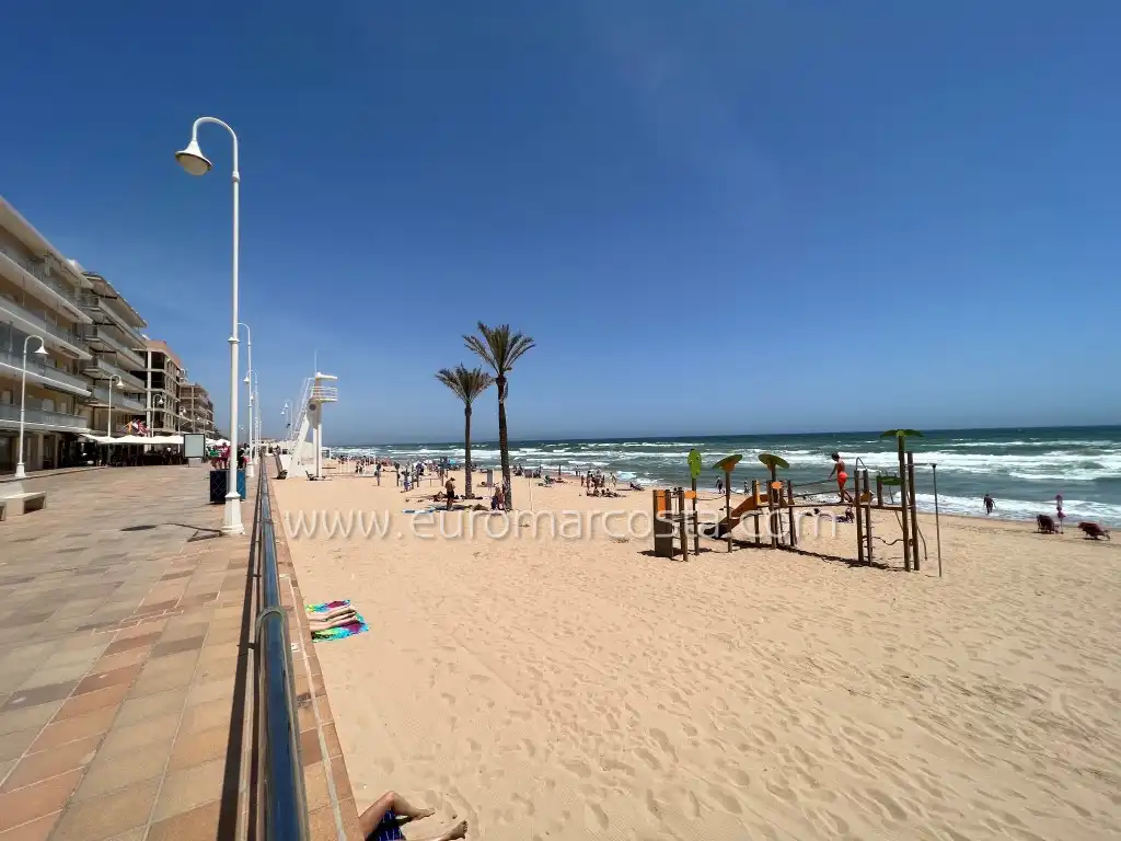 Flat for sale in Guardamar del Segura  with Air Conditioner, Heating and Terrace