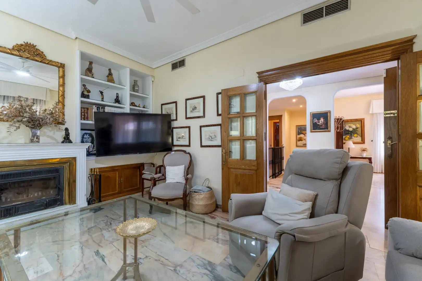 Sala d'estar de Casa o xalet en venda en Córdoba amb Aire condicionat, Calefacció i Jardí privat