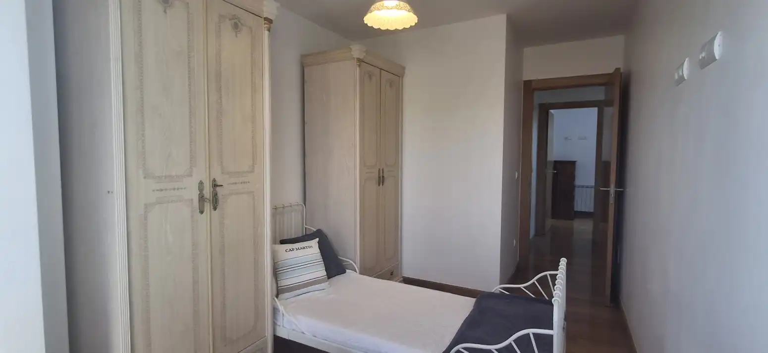 Habitación de Casa o chalet en venta en Santillana del Mar con Calefacción, Jardín privado y Parquet