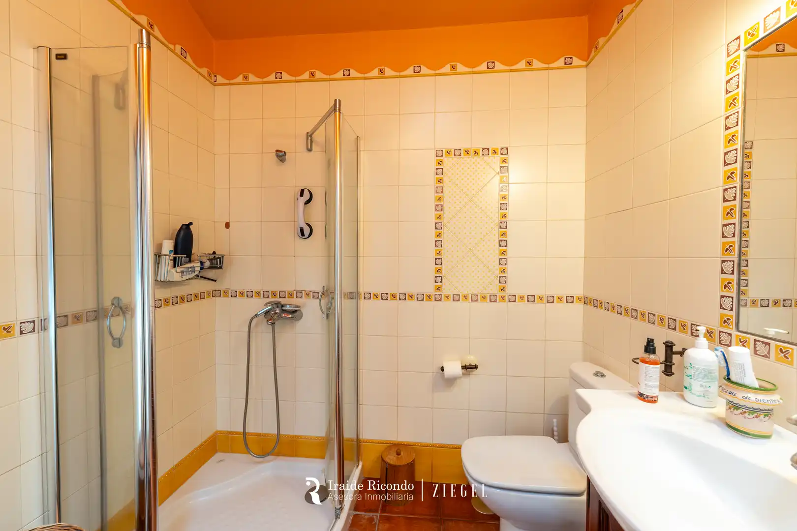 Bathroom of Houses for sale in Santa Brígida  with Air Conditioner, Private garden and Terrace