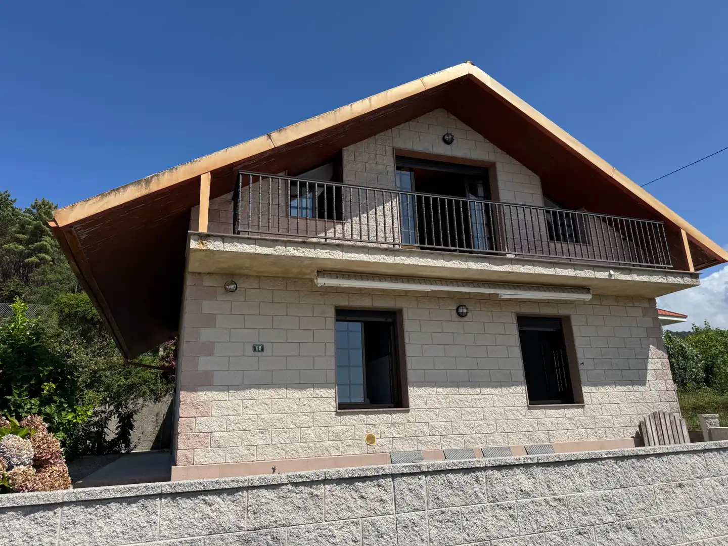 Vista exterior de Casa o xalet en venda en Muros amb Calefacció, Jardí privat i Terrassa