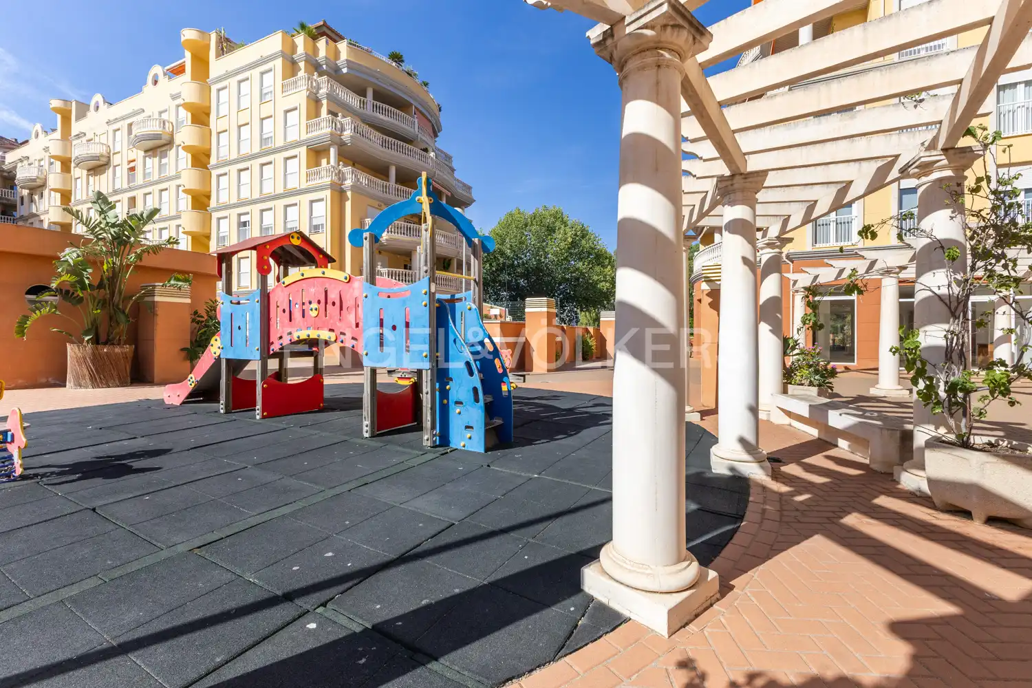 Exterior view of Flat for sale in Dénia  with Air Conditioner, Heating and Swimming Pool