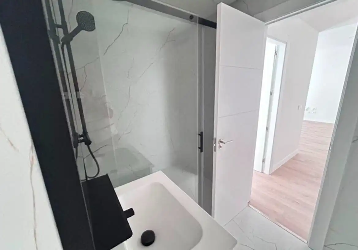 Baño de Piso en venta en Campo Real con Aire acondicionado y Calefacción