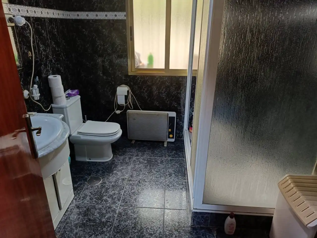 Badezimmer von Country house zum Verkauf in Montefrío mit Klimaanlage, Privatgarten und Terrasse
