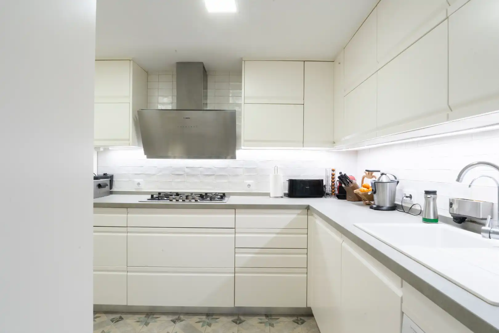 Küche von Wohnung zum Verkauf in Jaén mit Klimaanlage, Heizung und Privatgarten