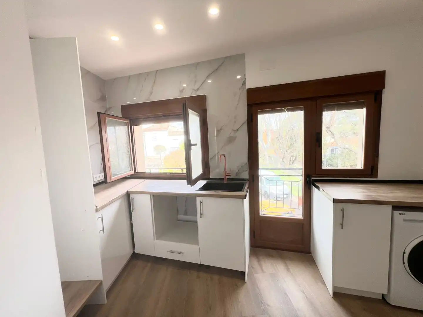 Kitchen of Flat for sale in Tordesillas  with Heating, Parquet flooring and Terrace