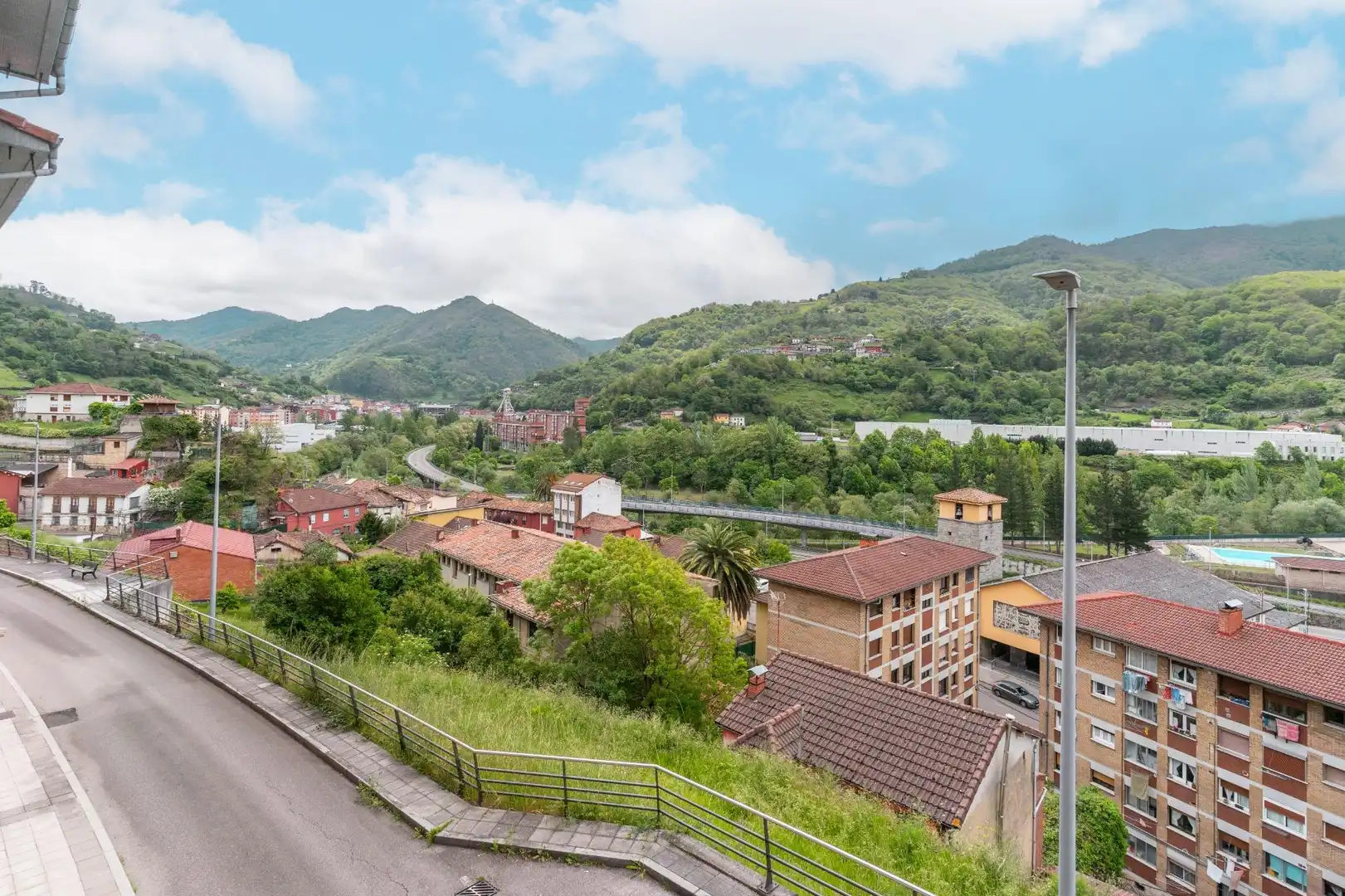 Vista exterior de Piso en venta en Aller