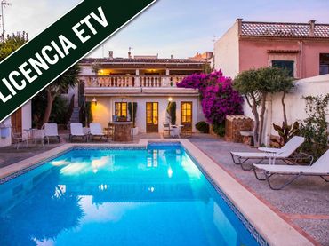 Adosado con balcón en venta en Carrer del Vinyet 28A