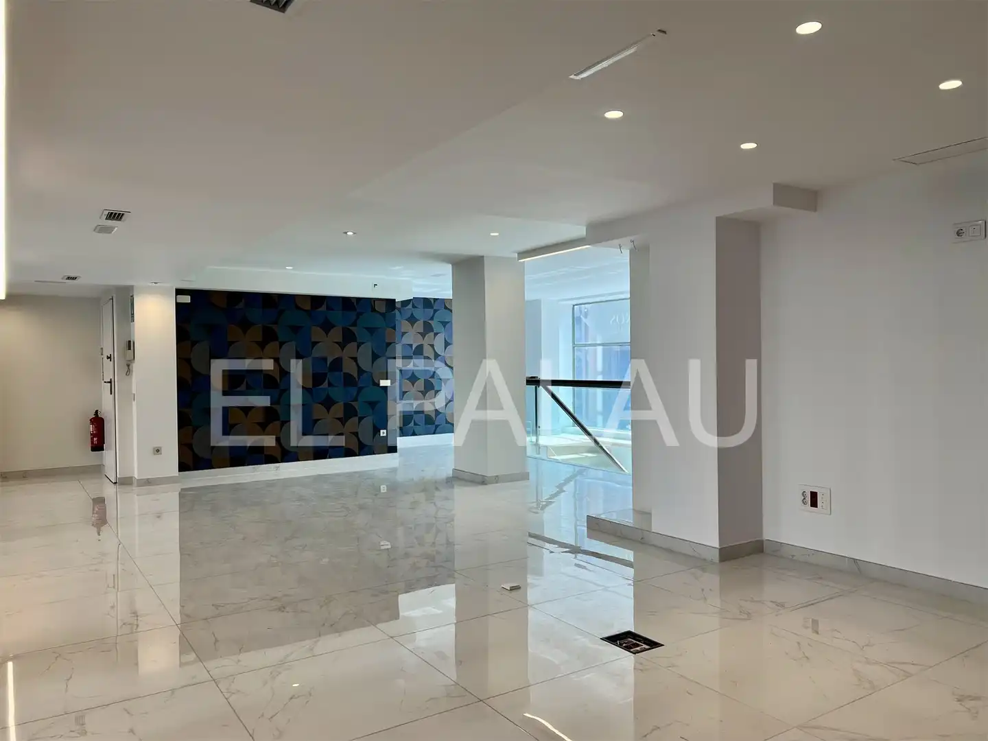 Office for rent in Valencia  with Air Conditioner