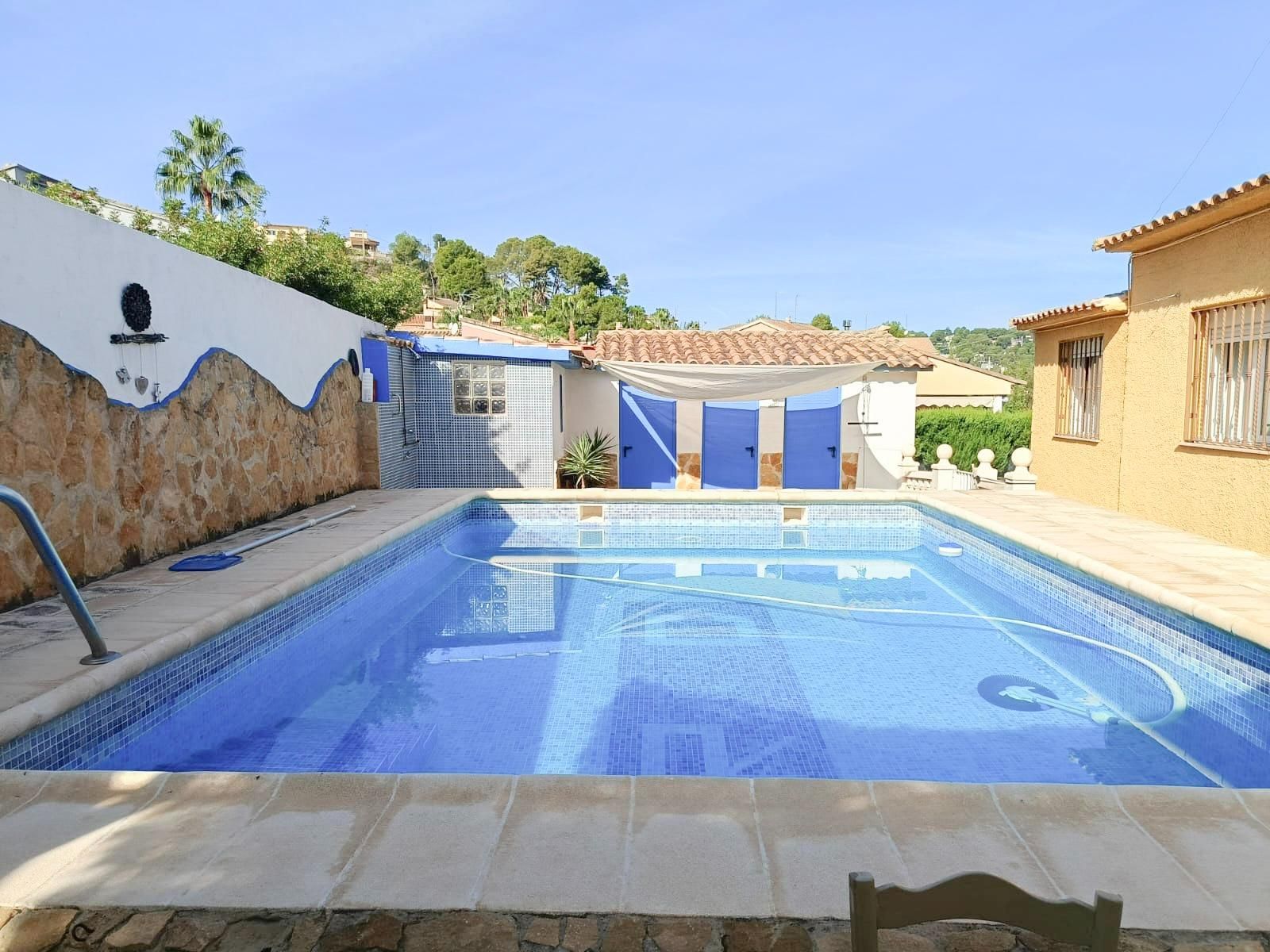 Swimming pool of House or chalet for sale in Chiva  with Air Conditioner, Private garden and Terrace