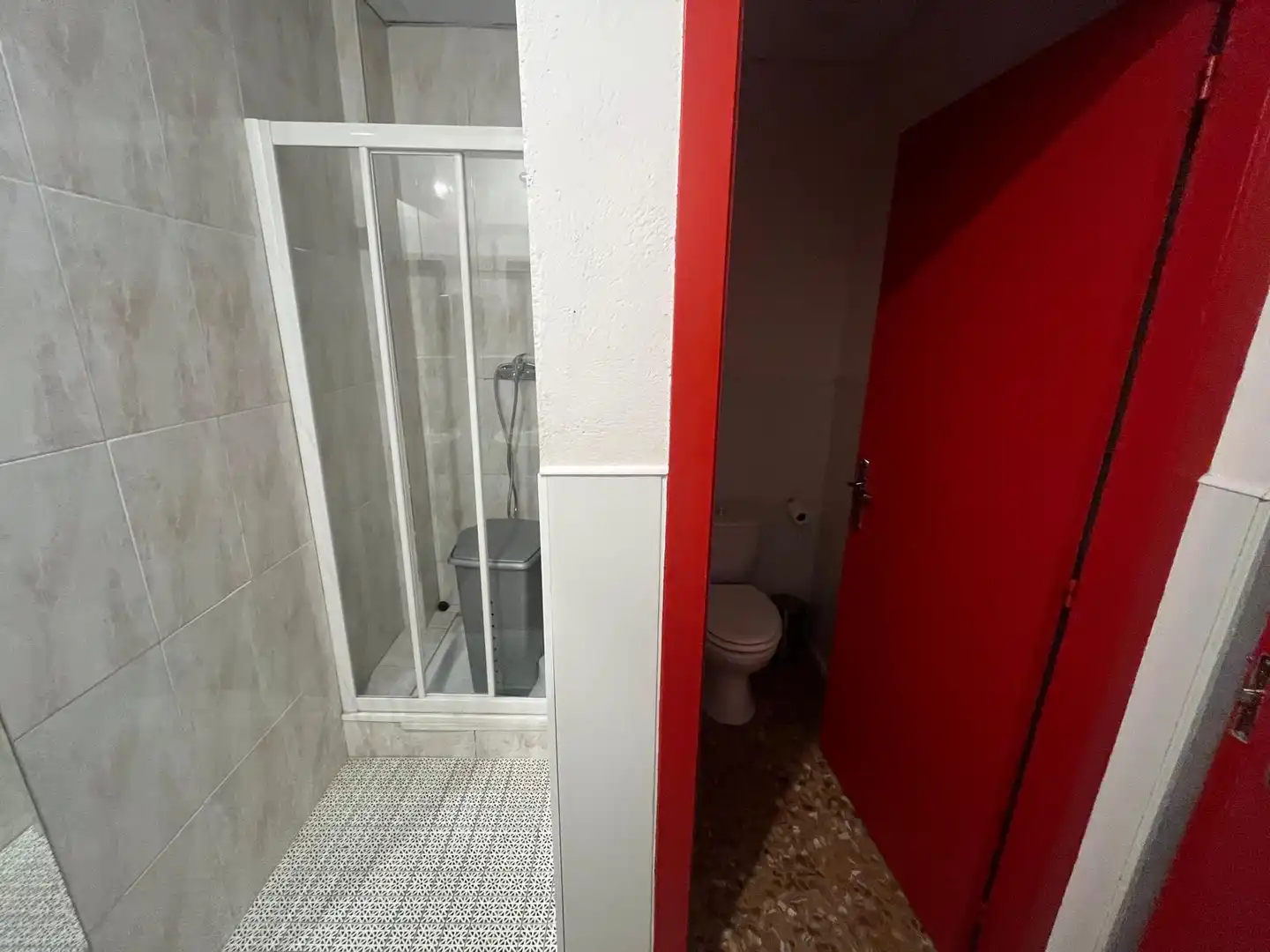 Bany de Local de lloguer en Zaragoza amb Aire condicionat i Calefacció