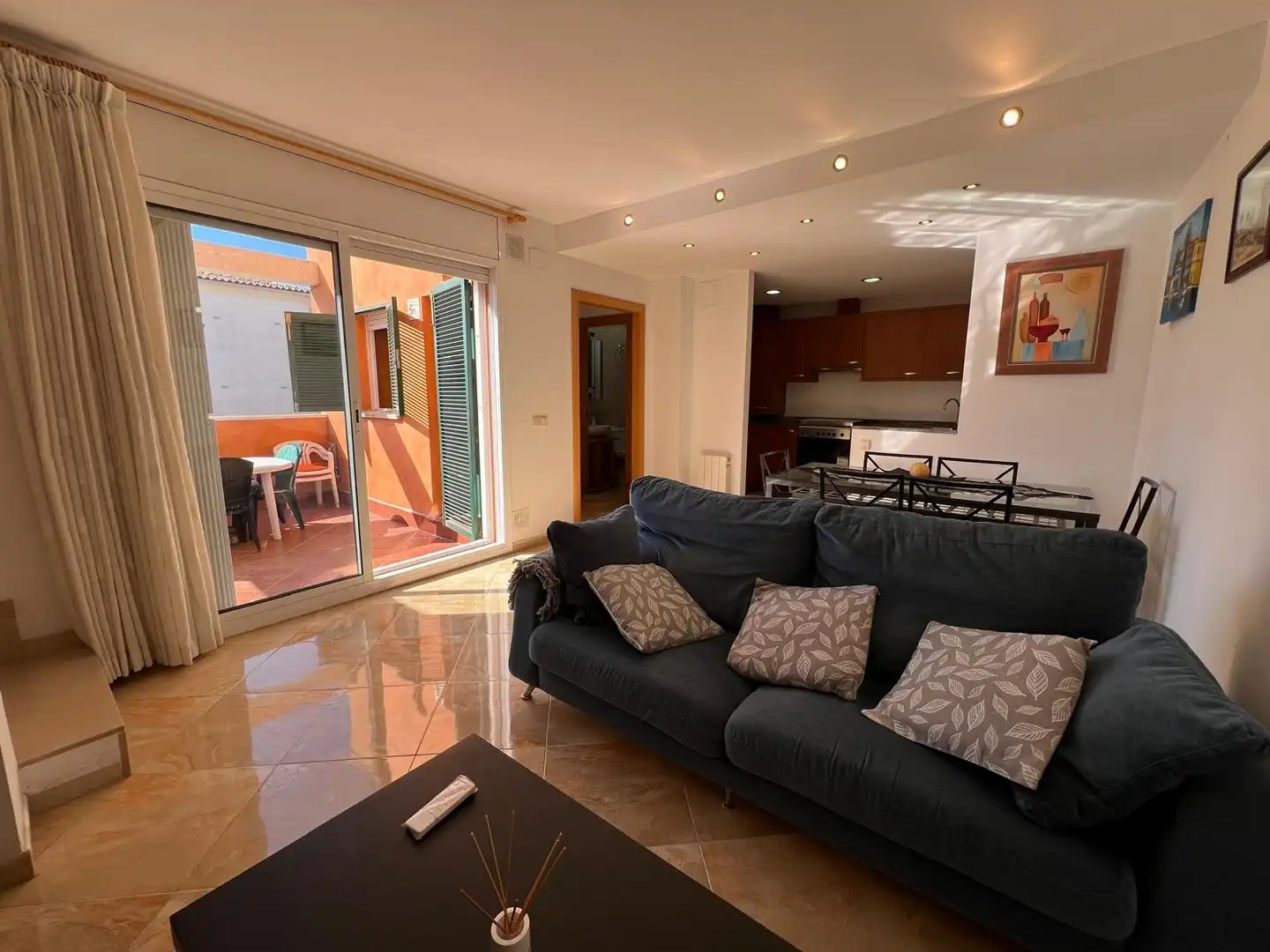 Wohnzimmer von Einfamilien-Reihenhaus zum Verkauf in El Vendrell mit Klimaanlage, Heizung und Terrasse