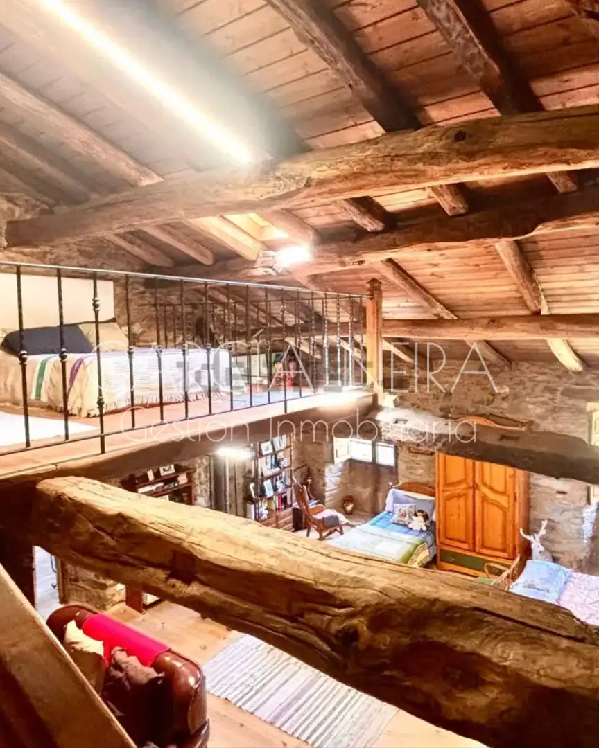Finca rústica en venta en Baralla con Jardín privado, Parquet y Amueblado