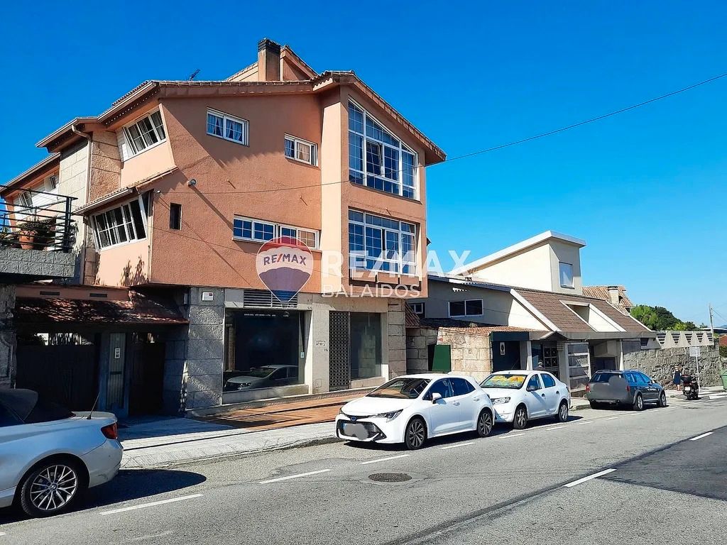 Vista exterior de Dúplex en venda en Vigo  amb Calefacció, Terrassa i Traster