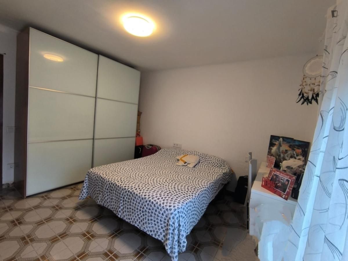 Bedroom of Apartment to share in Badalona  with Furnished, Oven and Washing machine