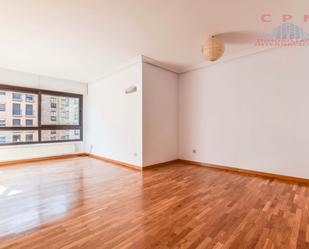 Living room of Flat to rent in  Madrid Capital  with Air Conditioner, Heating and Oven