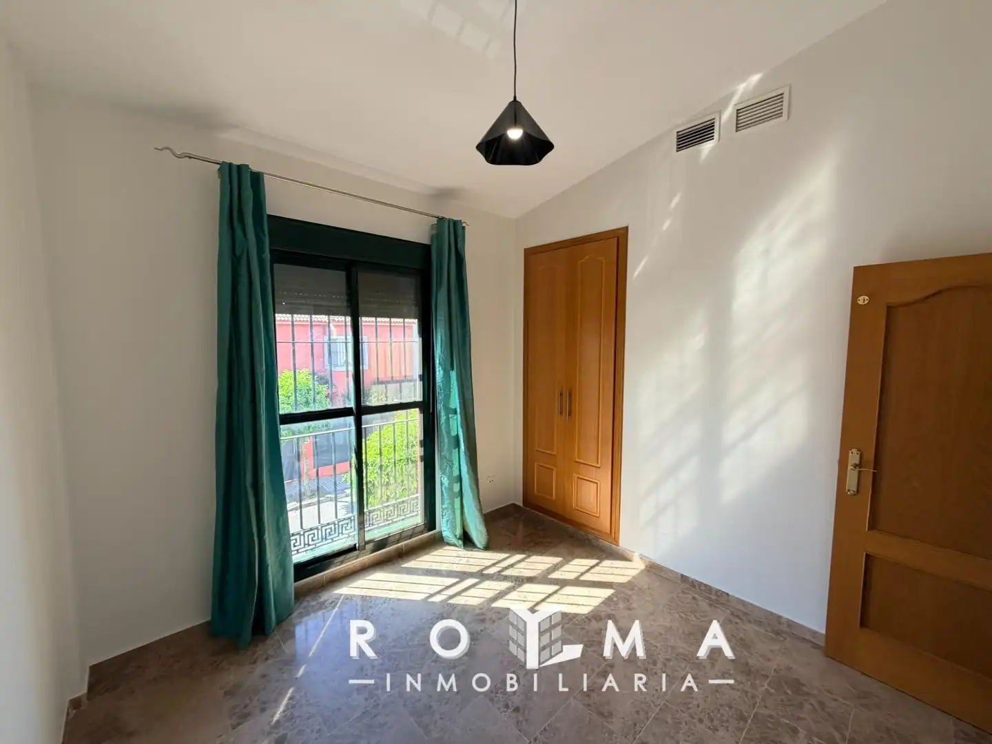 Bedroom of Detached homes for rent in Bormujos  with Air Conditioner, Heating and Private garden