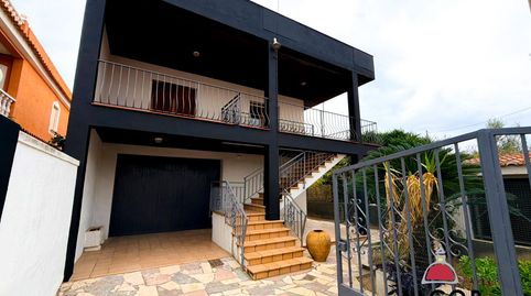 Chalet en venta en Afueras, 3 dormitorios.