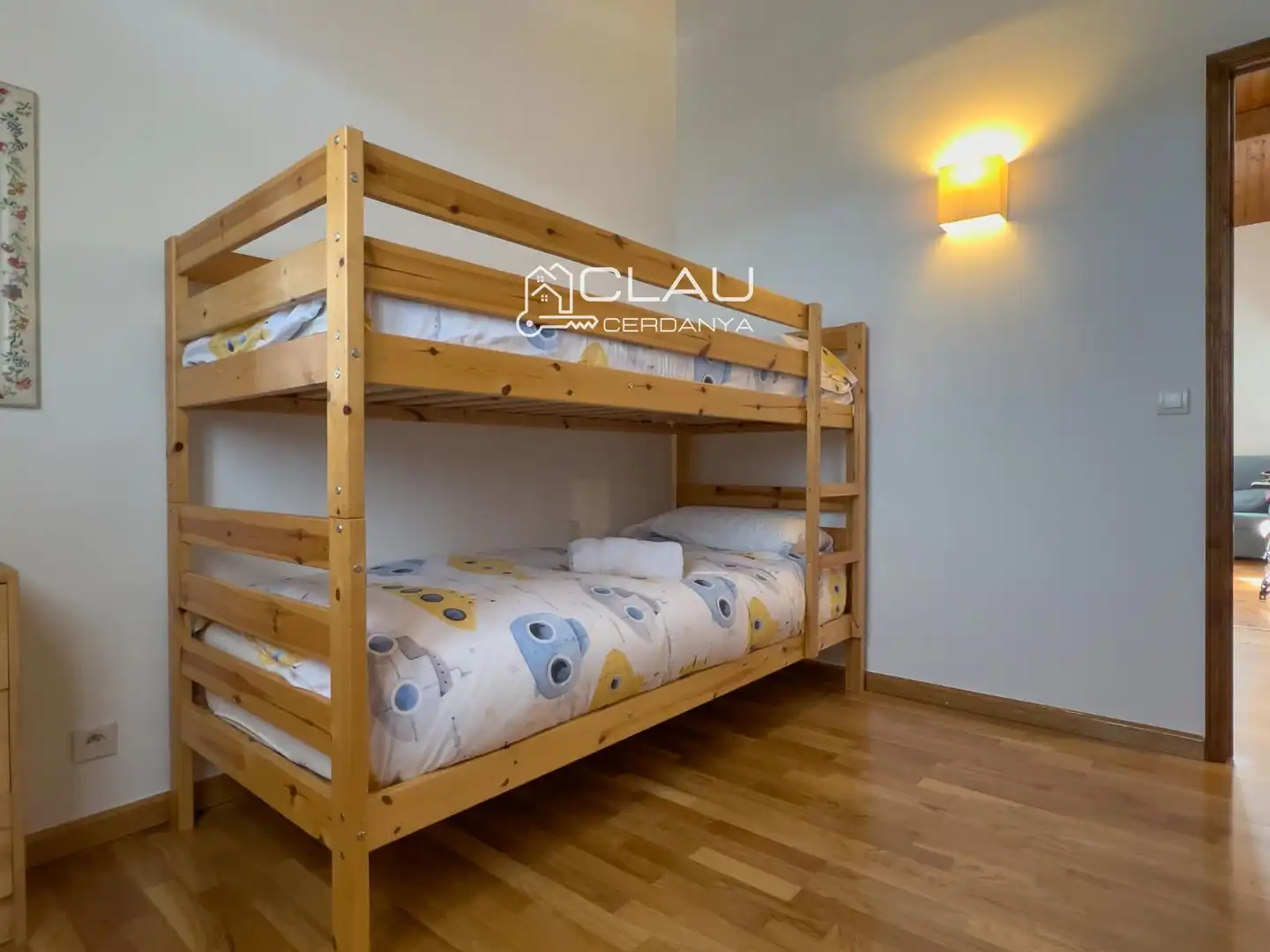 Bedroom of Detached homes for rent in Osséja  with Heating, Private garden and Parquet flooring