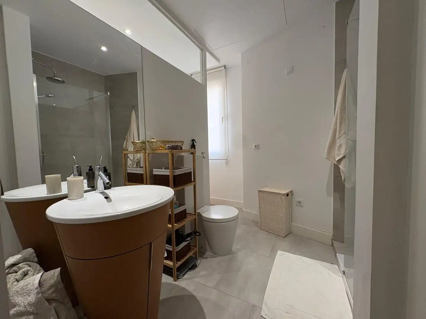 Baño de Piso de alquiler en Madrid con Aire acondicionado, Calefacción y Balcón