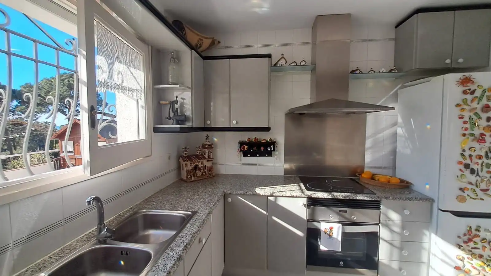 Cocina de Casa o chalet en venta en Sant Pol de Mar con Calefacción, Jardín privado y Terraza