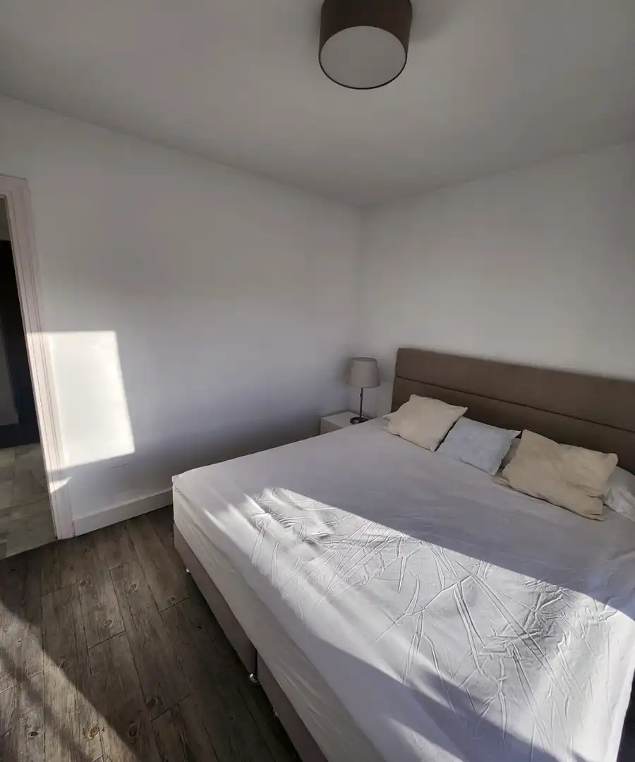 Habitación de Ático de alquiler en Estepona con Aire acondicionado, Amueblado y Se aceptan mascotas