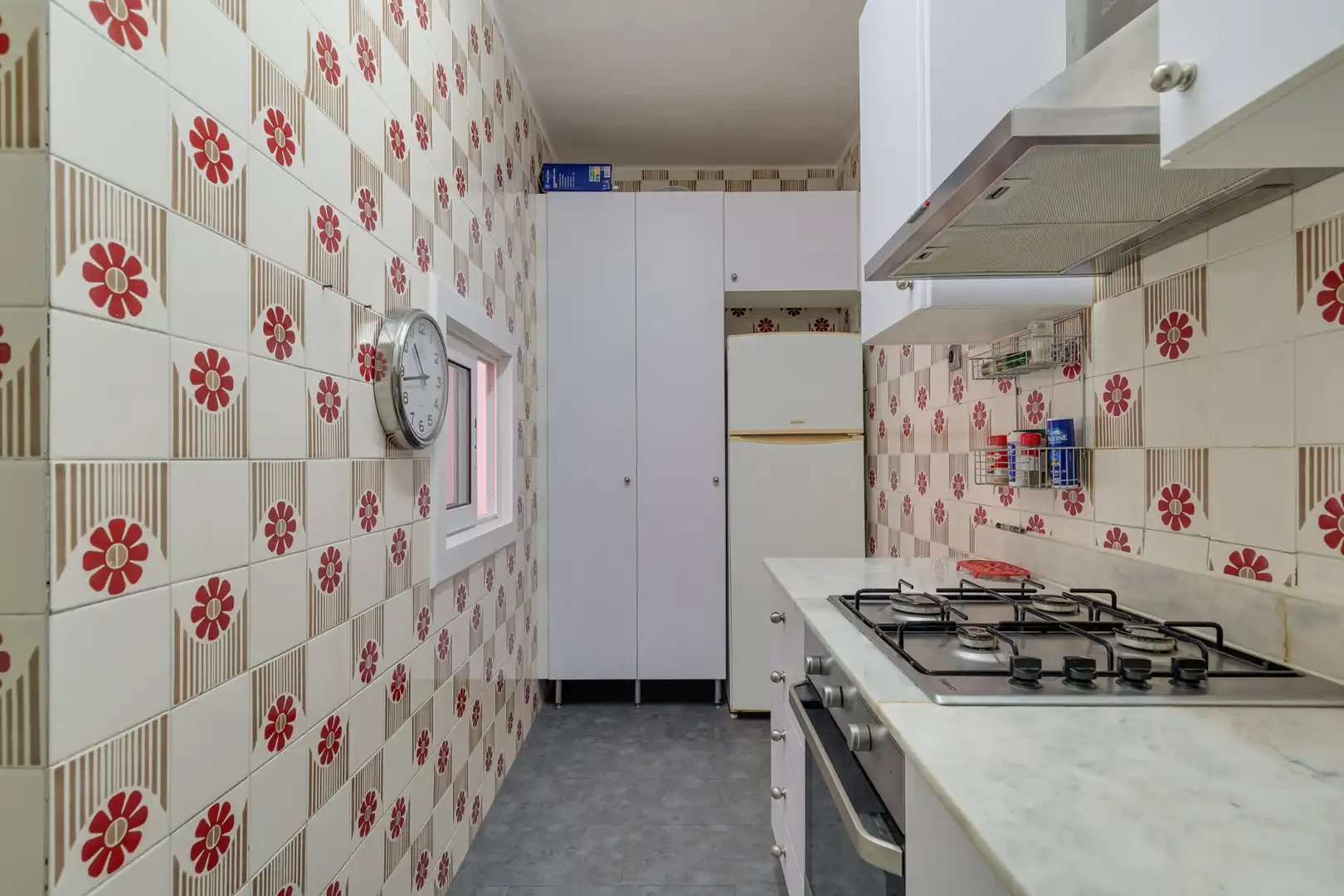 Cocina de Piso en venta en Pineda de Mar con Calefacción, Balcón y Piscina comunitaria