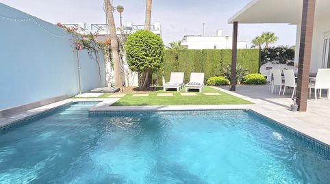 Foto 2 de Casa o xalet en venda a Calle Berruguete, 11, Islas Menores - Mar de Cristal, Cartagena
