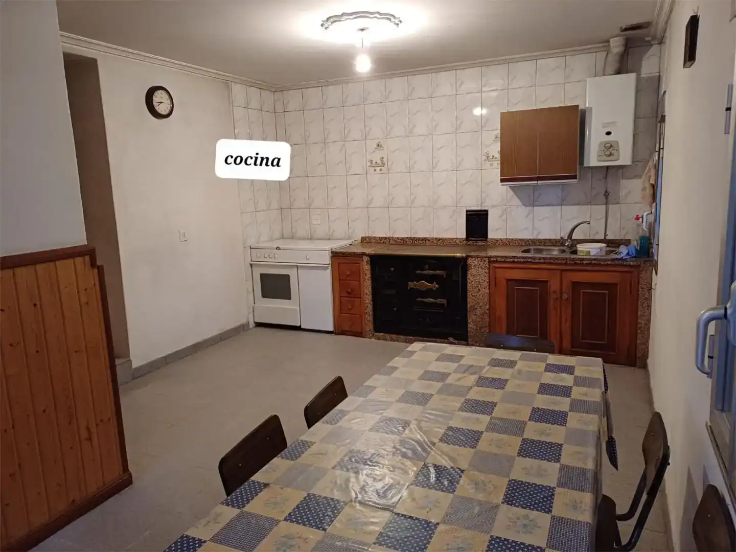 Cuina de Pis en venda en Xunqueira de Ambía amb Jardí privat, Traster i Moblat