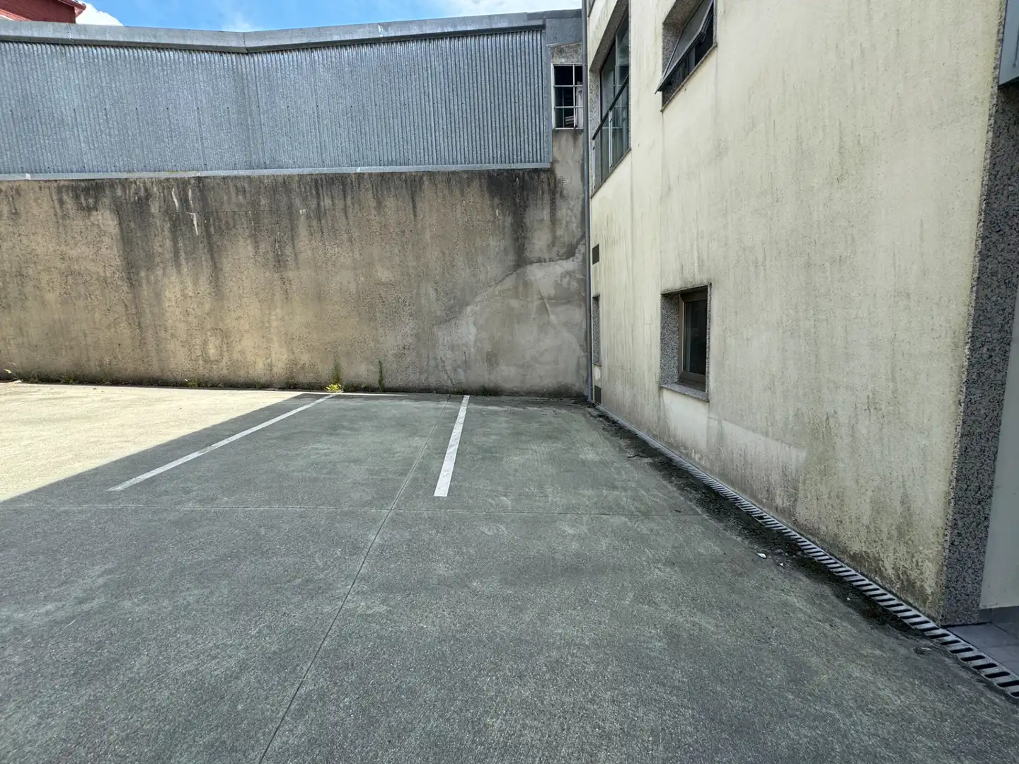 Aparcament de Apartament de lloguer en Santiago de Compostela  amb Calefacció, Traster i Moblat