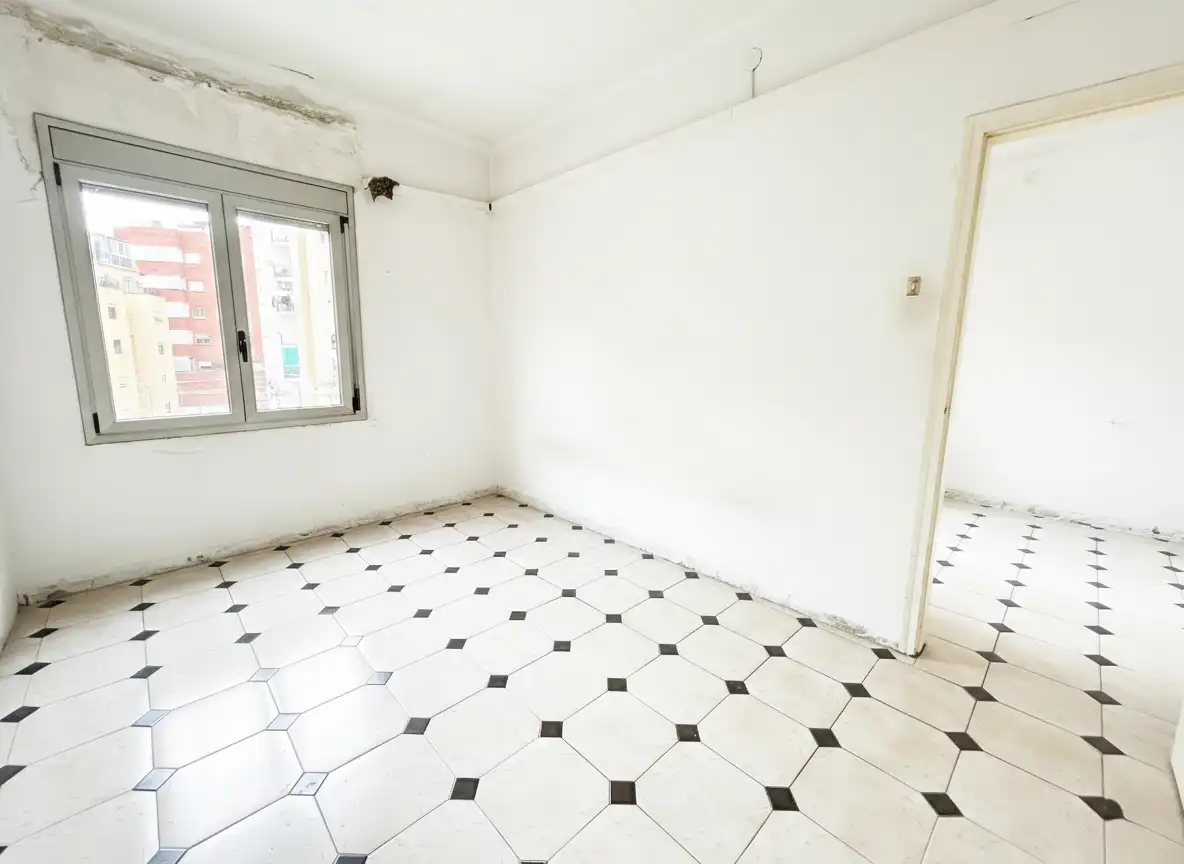 Habitación de Piso en venta en L'Hospitalet de Llobregat con Aire acondicionado