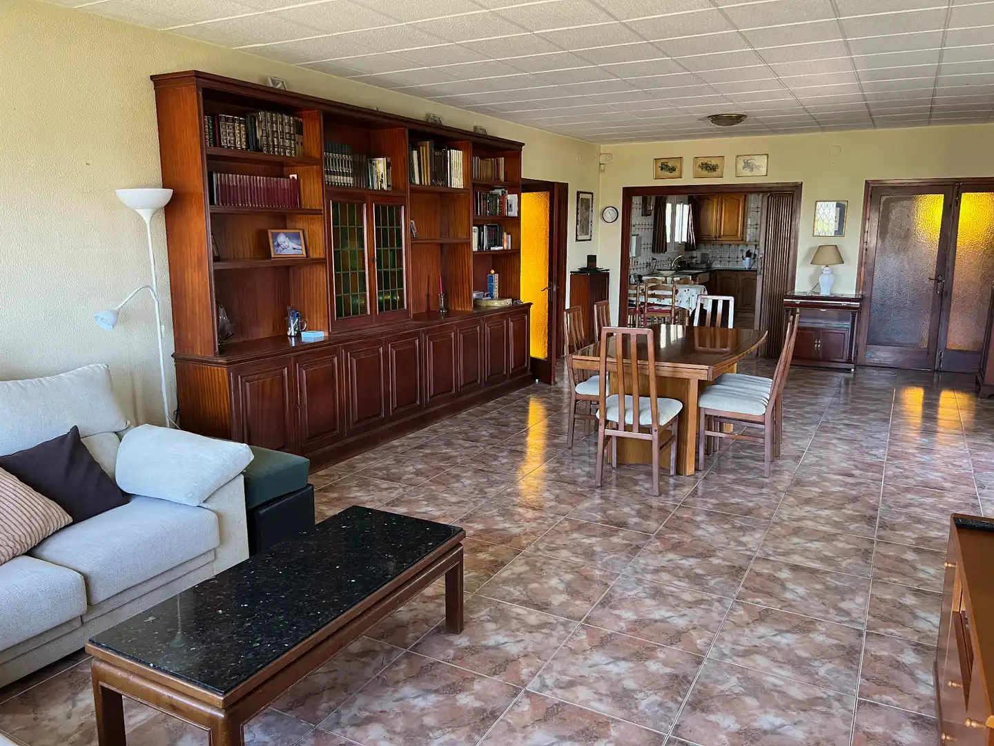 Sala d'estar de Casa o xalet en venda en Mataró amb Aire condicionat, Jardí privat i Terrassa