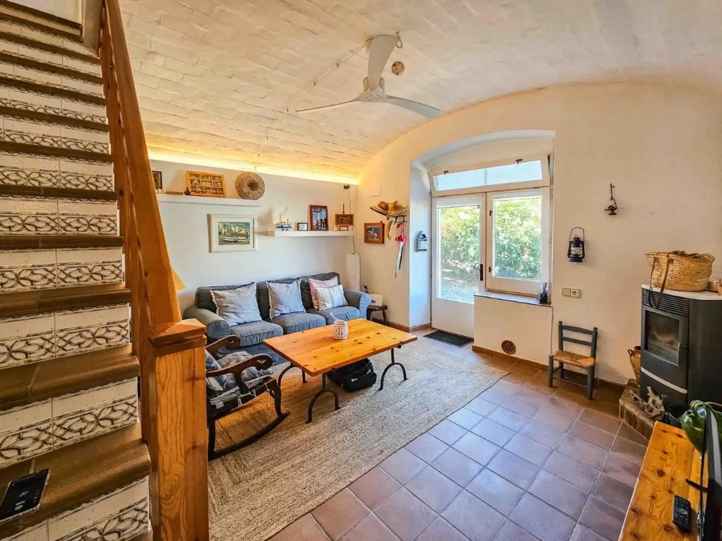 Wohnzimmer von Country house zum Verkauf in Cadaqués mit Klimaanlage und Terrasse