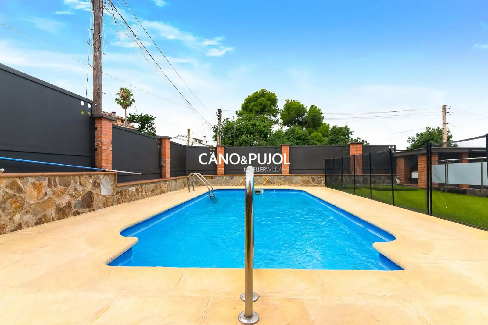 Piscina de Casa o chalet en venta en Terrassa con Aire acondicionado, Calefacción y Terraza