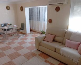 Sala d'estar de Pis de lloguer en Sanlúcar de Barrameda amb Aire condicionat, Moblat i Rentadora