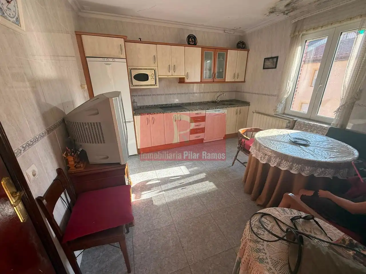 Cuina de Casa o xalet en venda en Santa Marina del Rey amb Calefacció, Jardí privat i Moblat