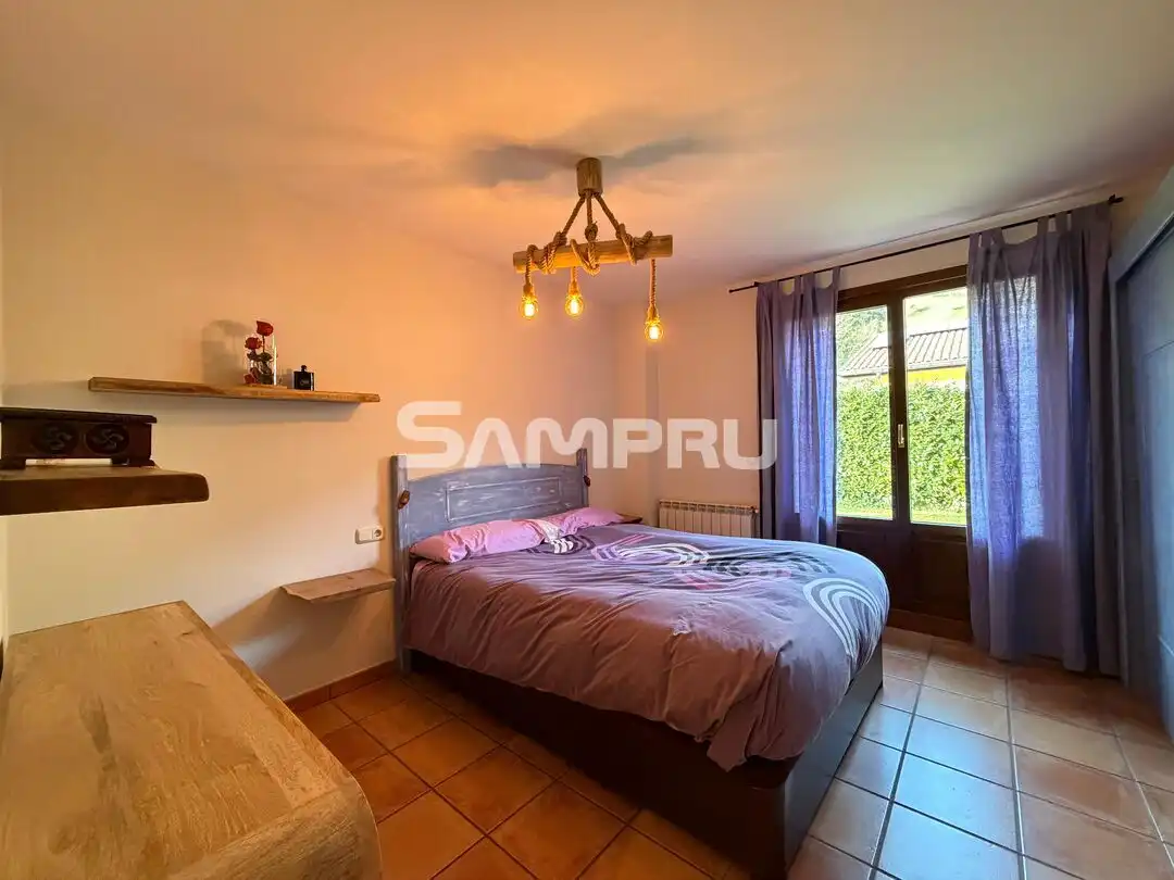 Habitación de Casa adosada en venta en Bergara con Calefacción, Jardín privado y Trastero