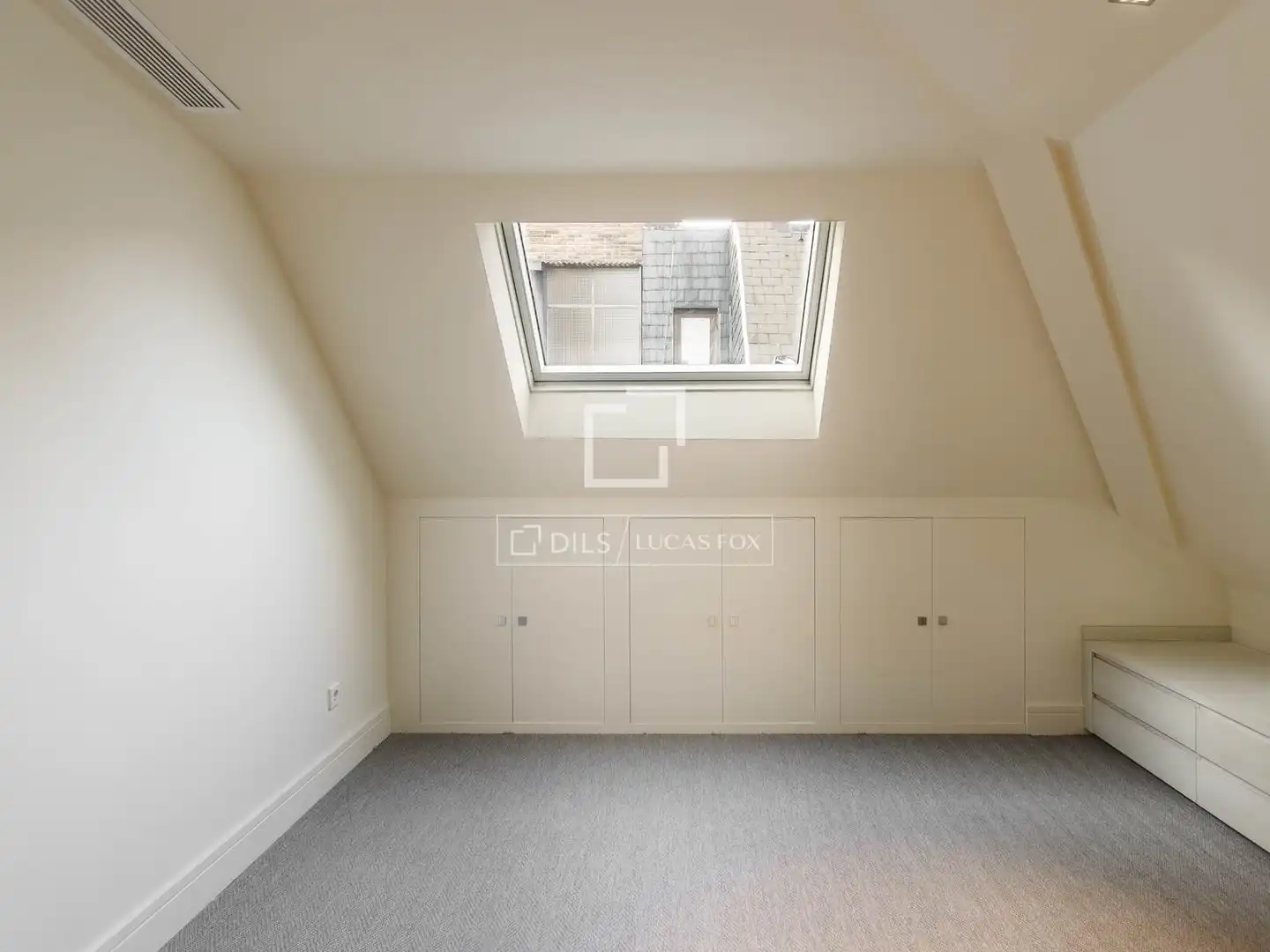 Exterior view of Attic for rent in Madrid  with Air Conditioner, Heating and Private garden