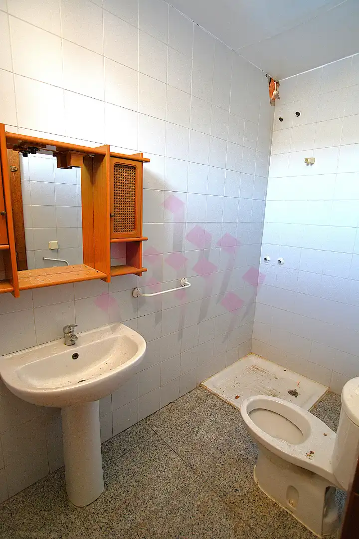 Bathroom of Houses for sale in Daimiel  with Storage room and Swimming Pool