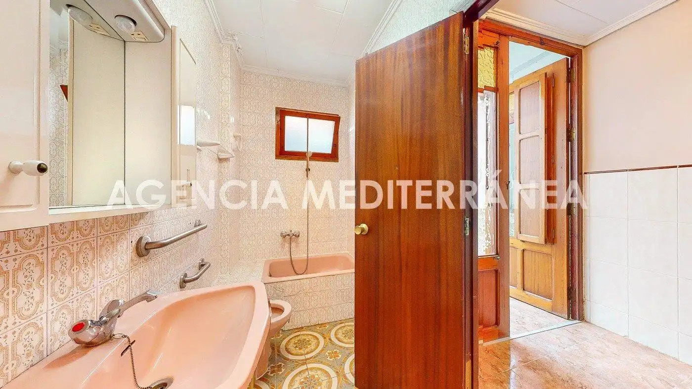 Bathroom of Houses for sale in Alcàsser  with Terrace and Balcony